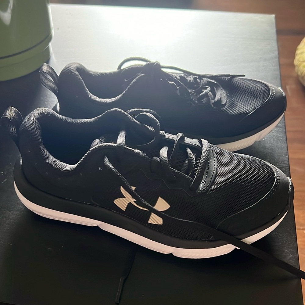 Under armour kids size 4.5
